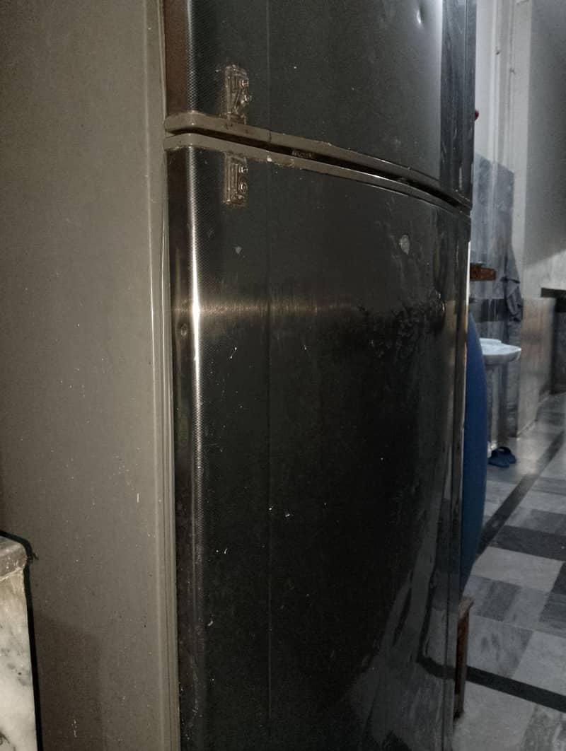 Dawlance Refrigerator. . 4