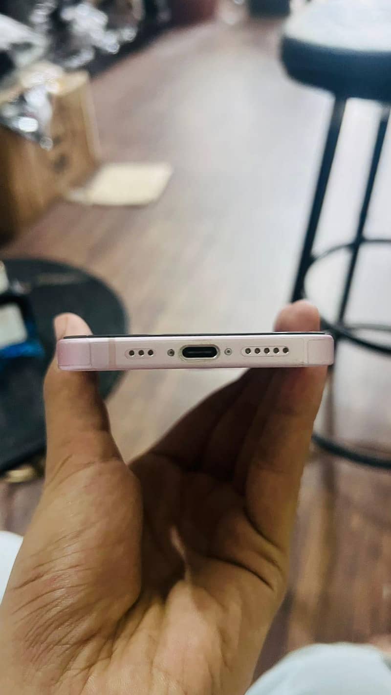 Apple iPhone 15 3