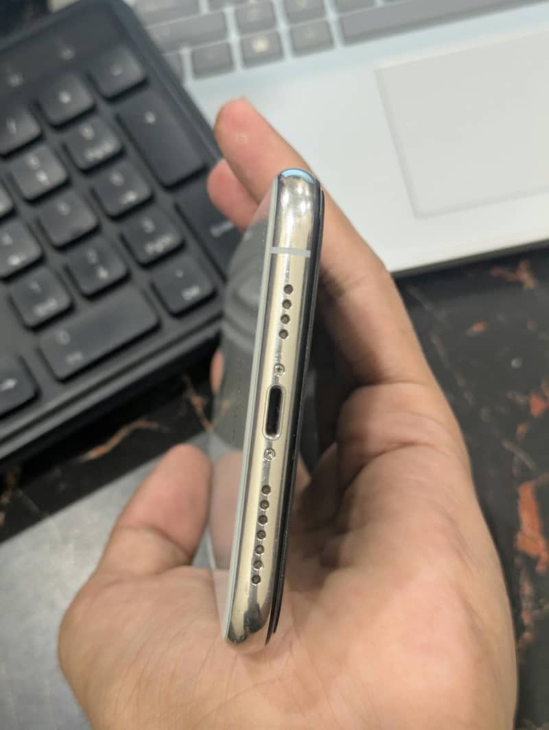 Apple iPhone XS Max 1