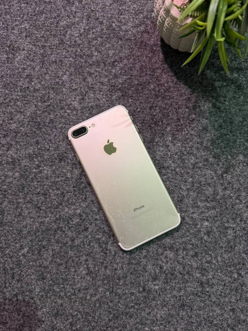 Apple iPhone 7 Plus 1