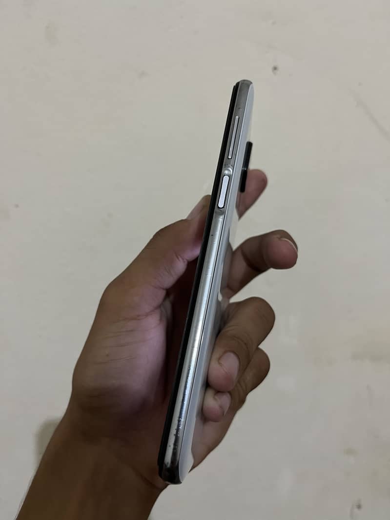 Xiaomi Redmi Note 9S 3