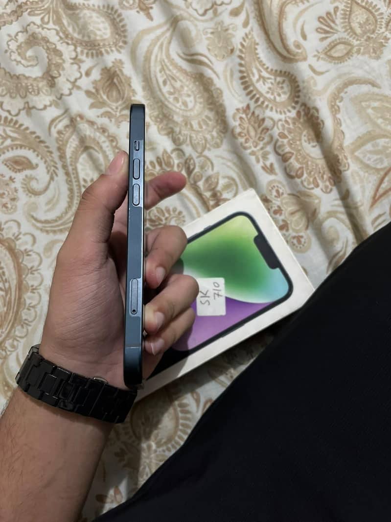Apple iPhone 14 3