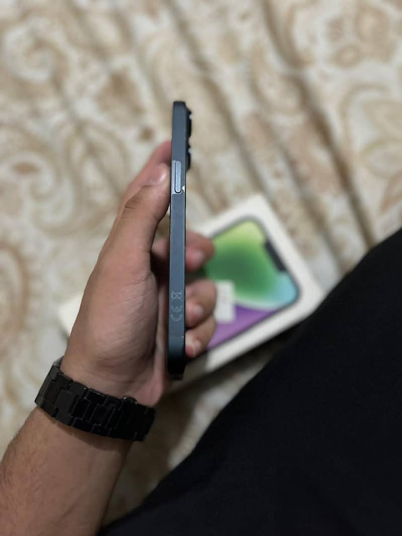 Apple iPhone 14 4