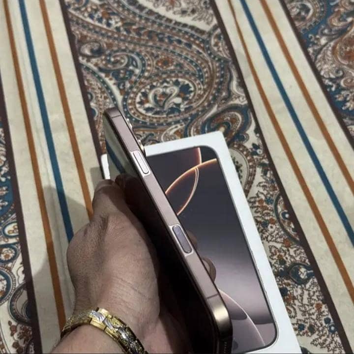 iphone 16 pro max 3