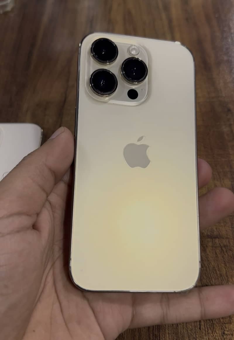 Apple iPhone 14 Pro 4