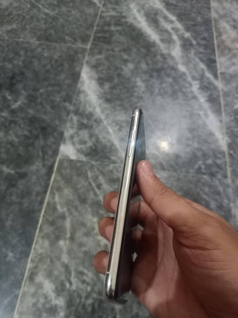 Apple iPhone X 1