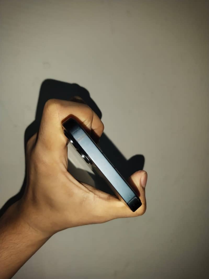 Apple iPhone 13 3