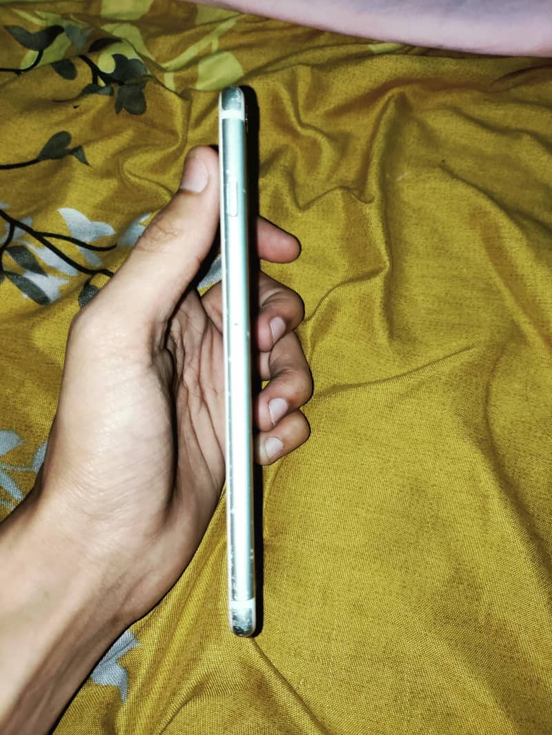 Apple iPhone 6S Plus 3