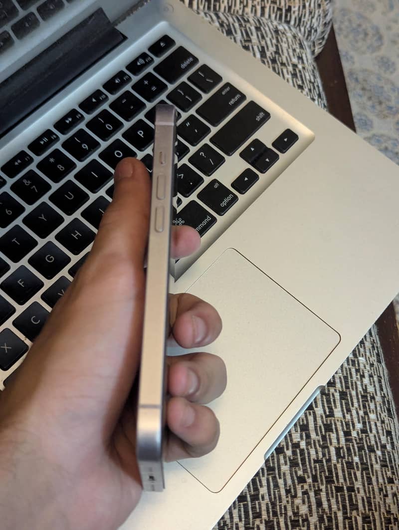 Apple iPhone 14 4