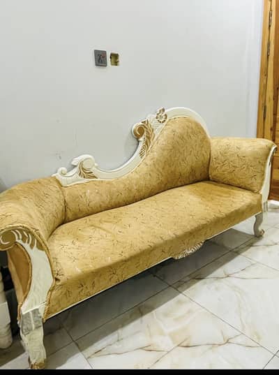 Elegant Dewan Sofa – For Sale