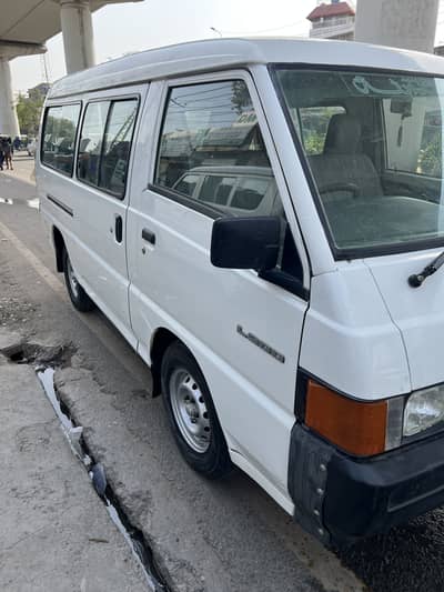 Mitsubishi  L300 2006 total genuine