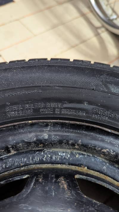 Dunlop 175/70 R13 Tyre Ring Rim ke Sath - Excellent Condition