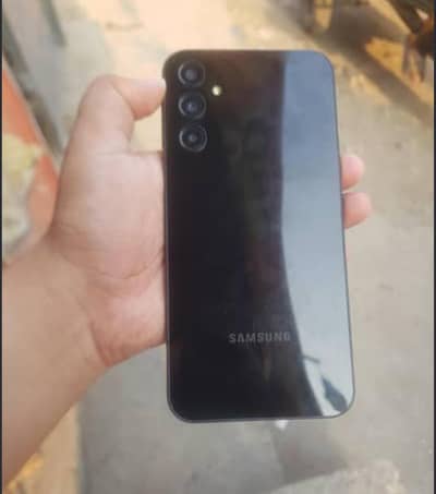 10%10 no box sirf chrg ha 6 128