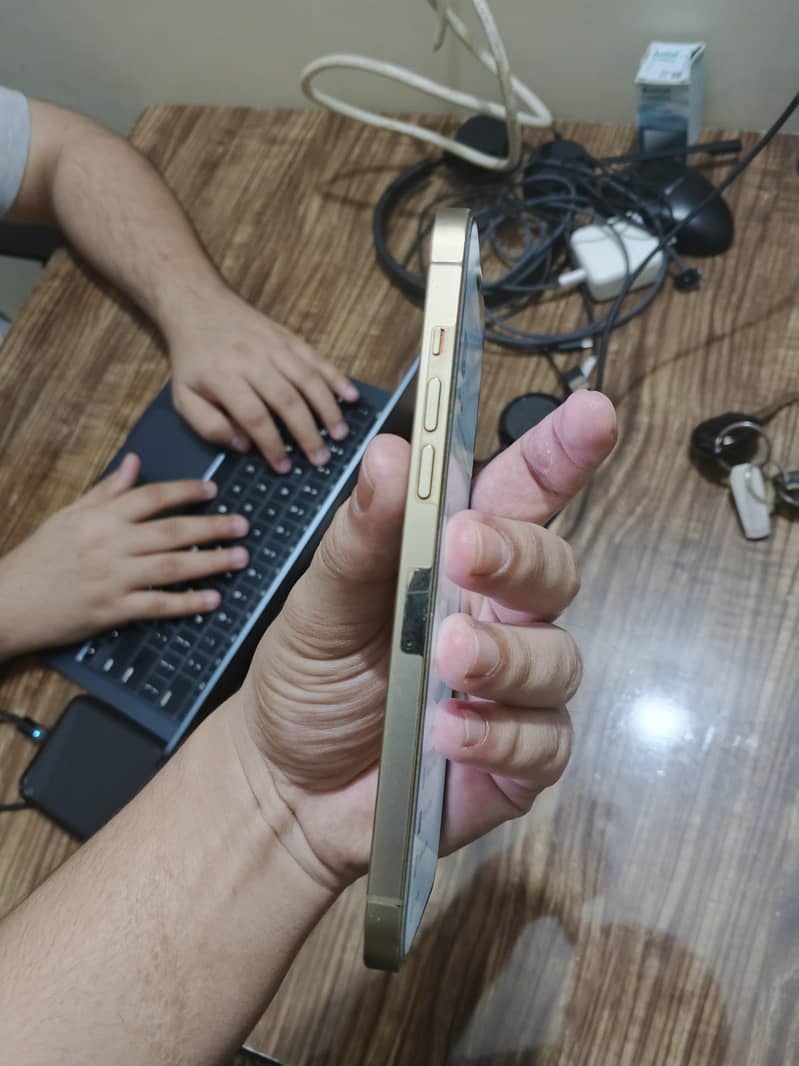 Iphone 12 pro max 3