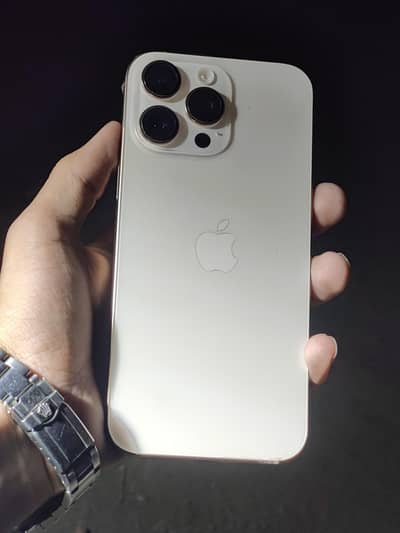 Apple iPhone 16 Pro Max