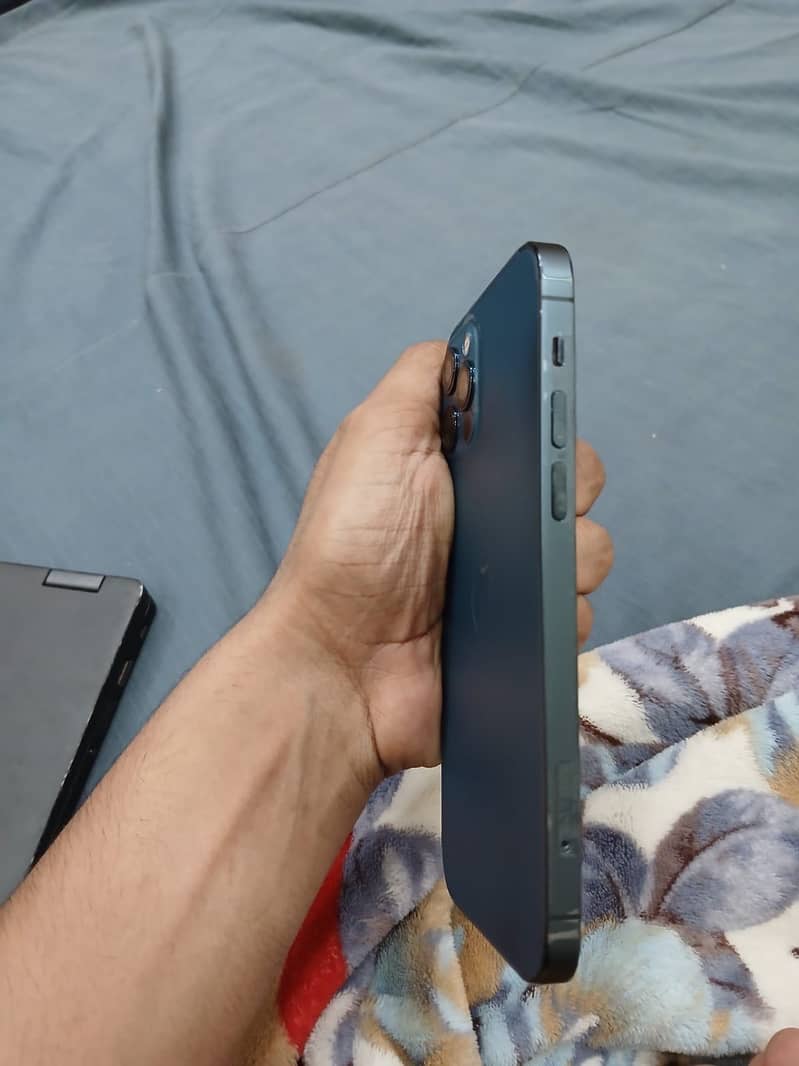 Apple iPhone 12 Pro 2