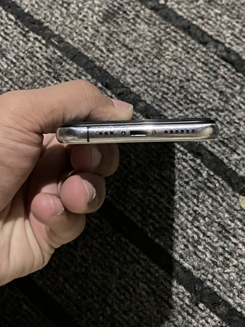 Apple iPhone 11 Pro 2