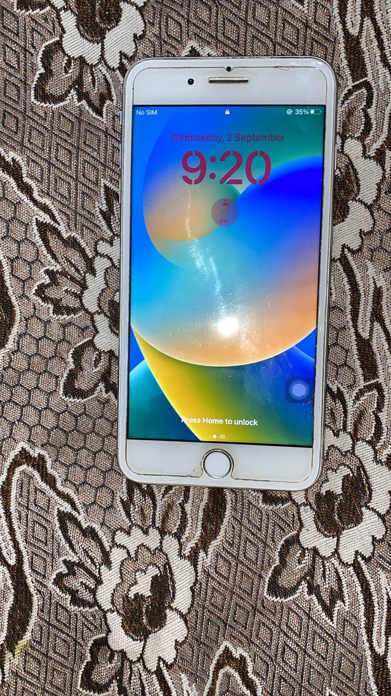Apple iPhone 8 Plus 3