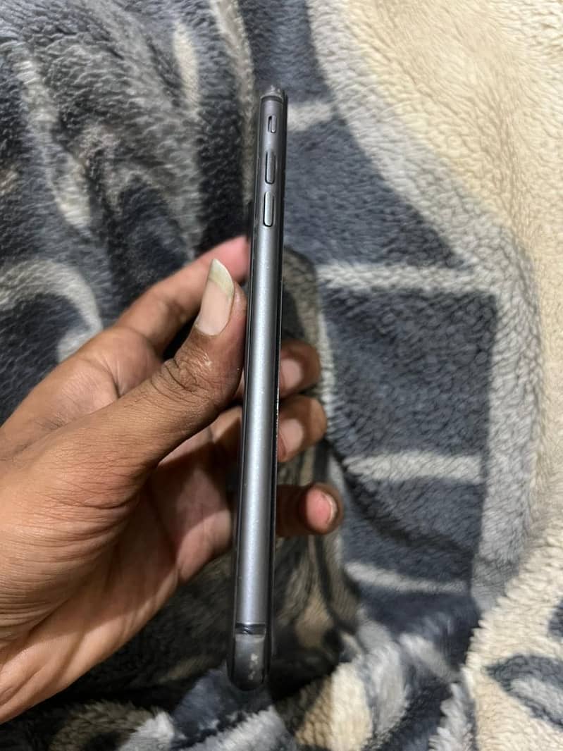 Apple iPhone 8 Plus 1