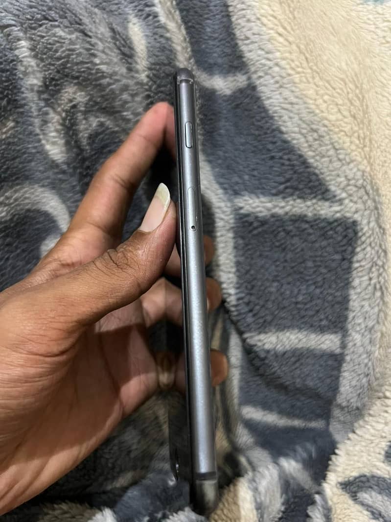 Apple iPhone 8 Plus 3