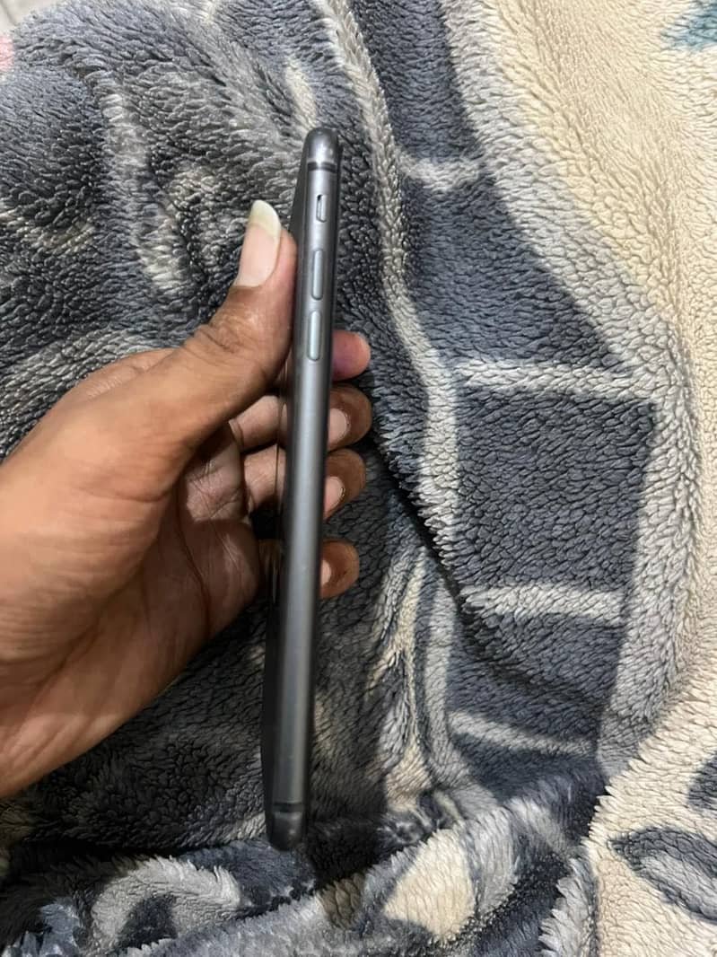 Apple iPhone 8 Plus 6