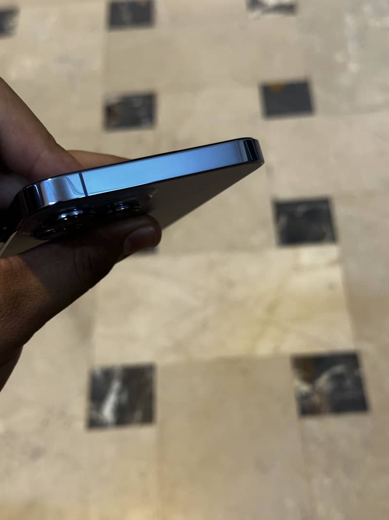 iPhone 13 Pro Max 4
