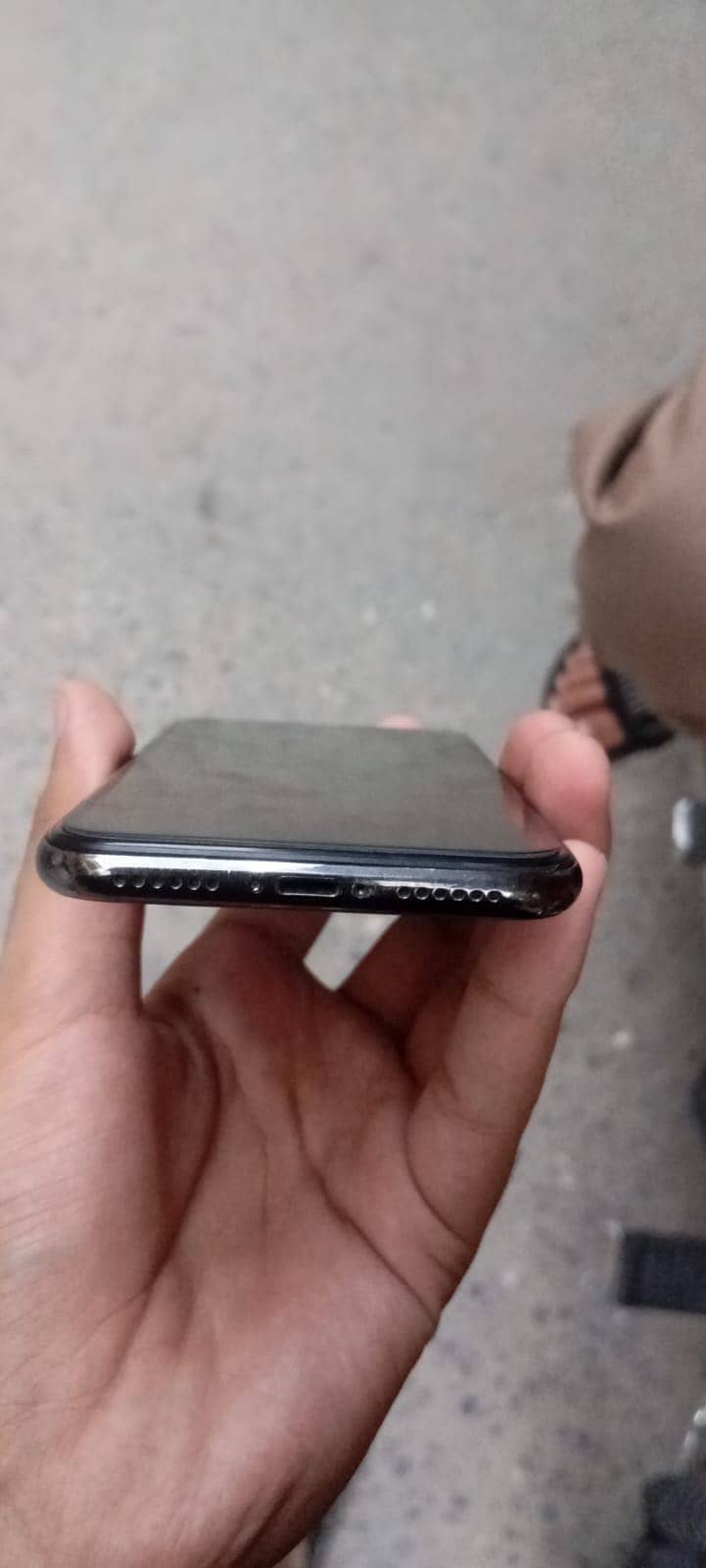 Apple iPhone X 4