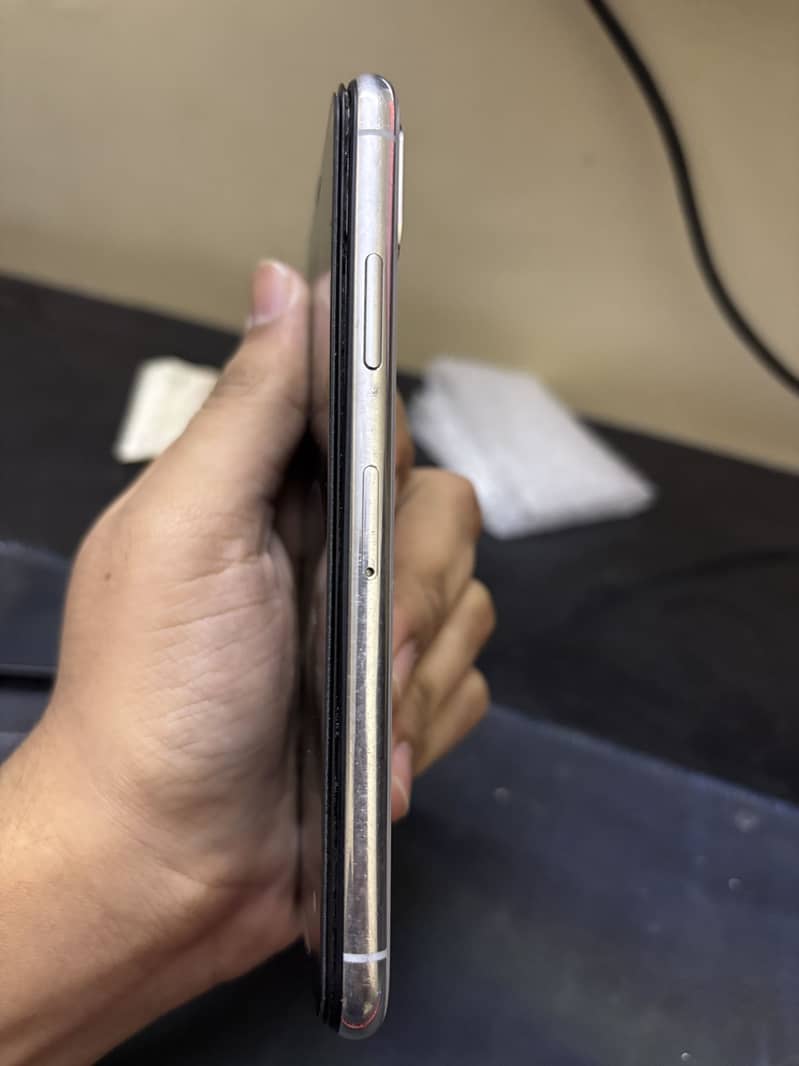 Apple iPhone X 2