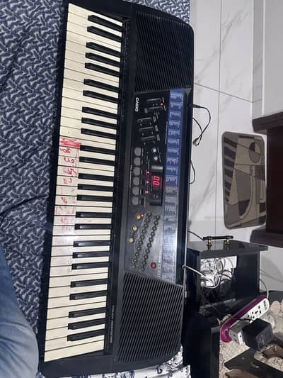 Casio piano CT-700
