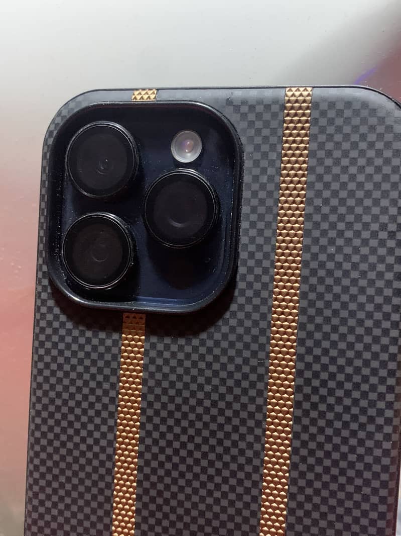 Apple iPhone 15 Pro Max 3