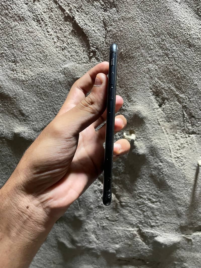 Apple iPhone 7 7