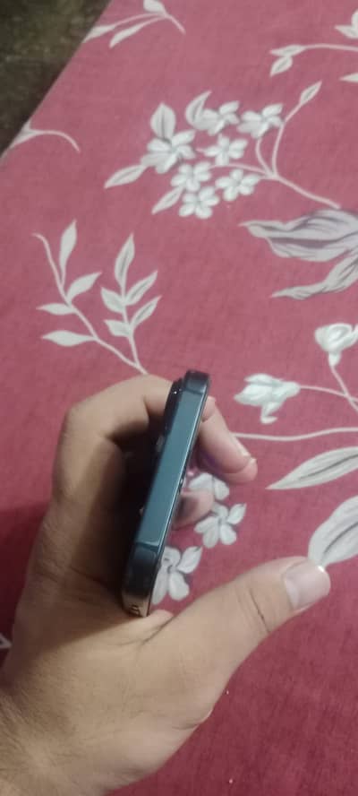 Apple iPhone 14