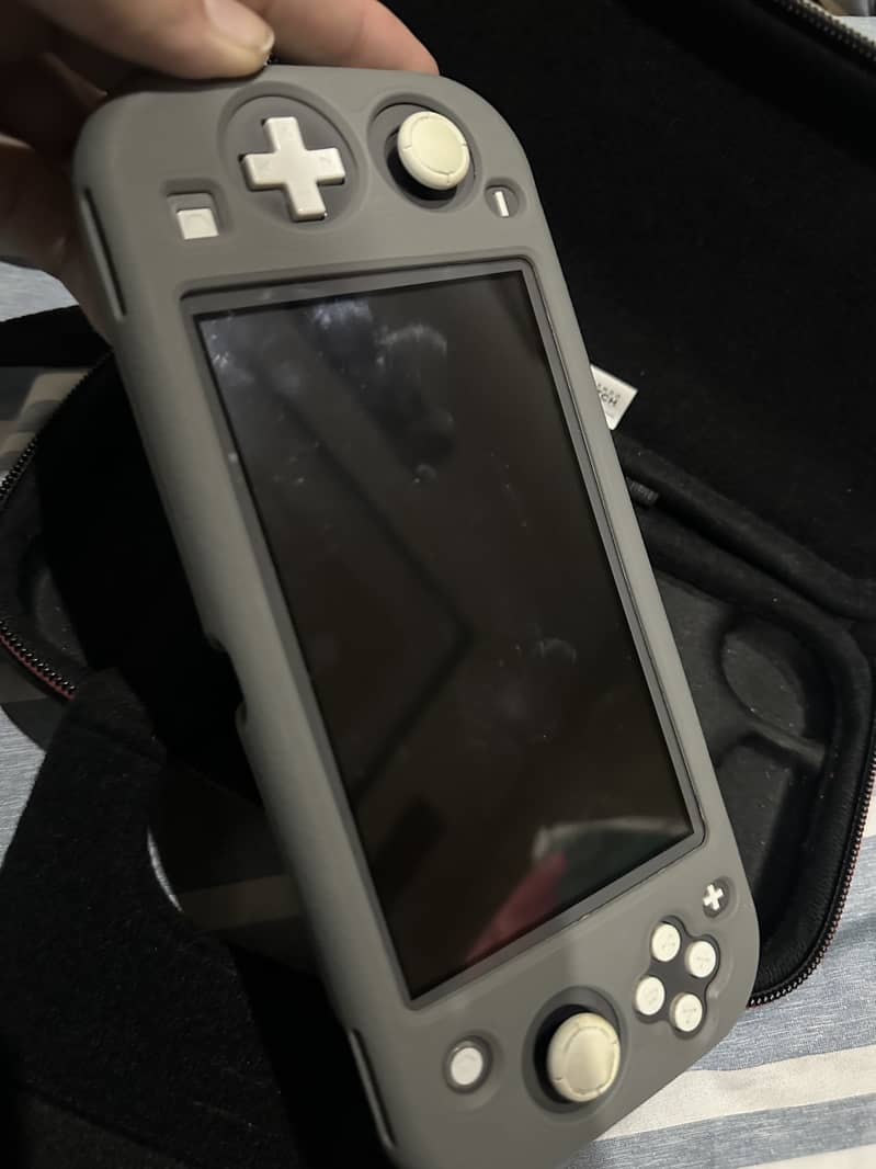 Nintendo switch lite 10/10 console 3