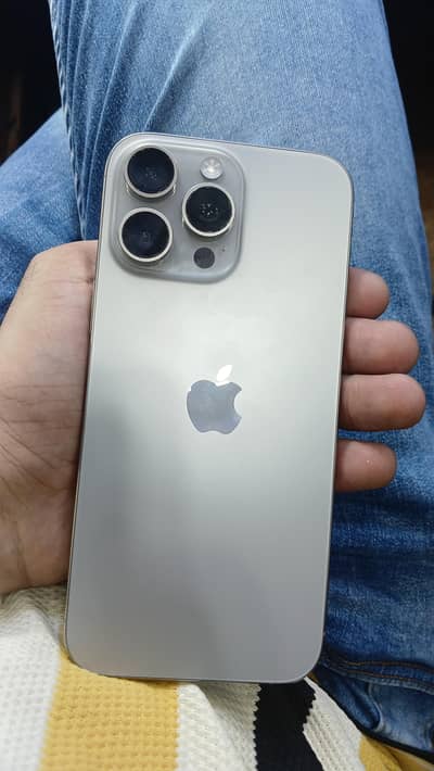 Apple iPhone 16 Pro Max