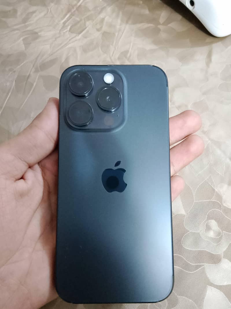 Apple iPhone 15 Pro 0