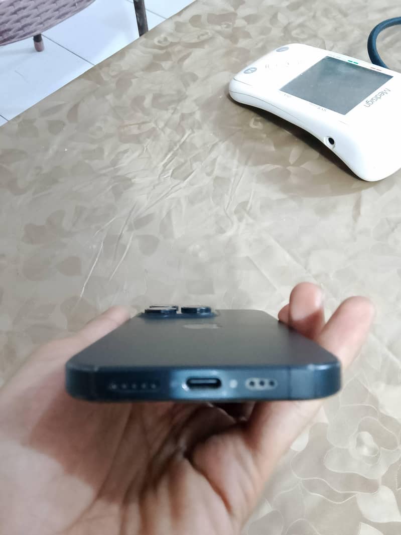 Apple iPhone 15 Pro 1