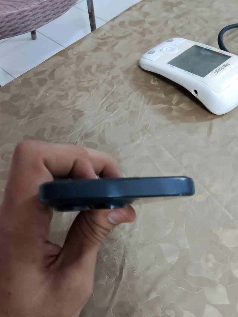 Apple iPhone 15 Pro 4