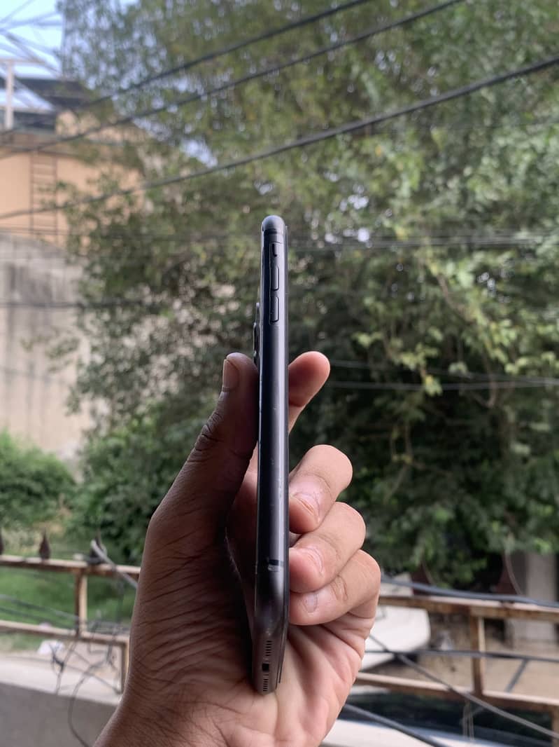 Apple iPhone 11 2