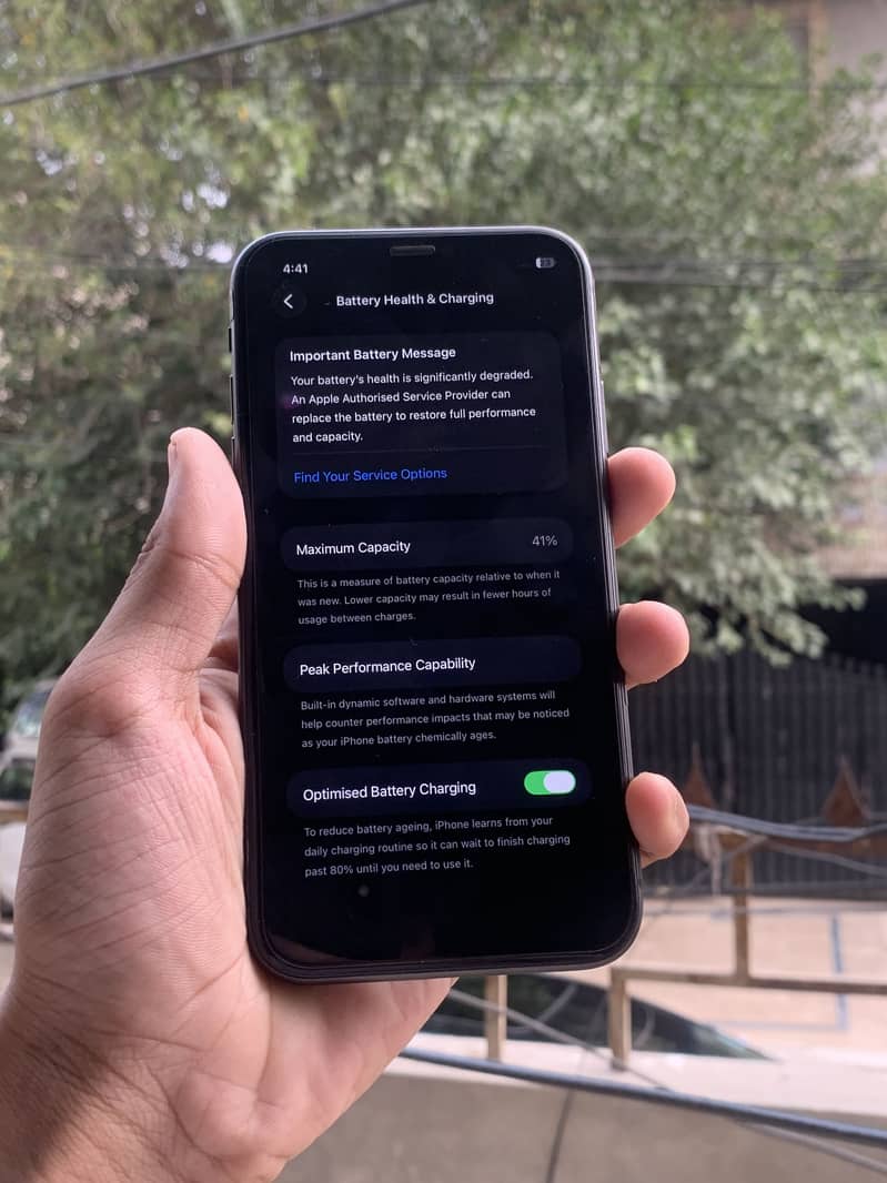 Apple iPhone 11 4