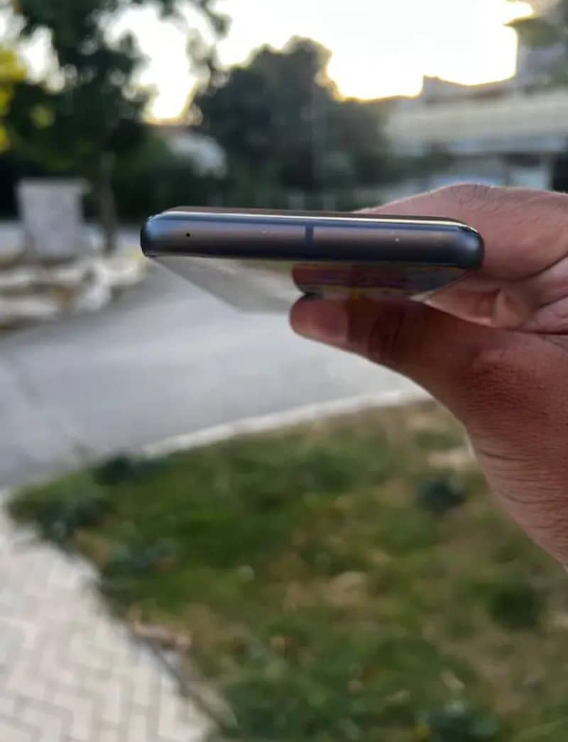 Google Pixel 8 4