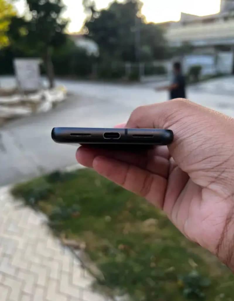 Google Pixel 8 5