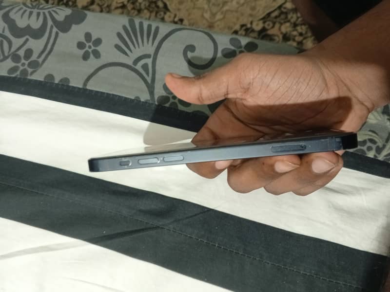 Apple iPhone 12 5