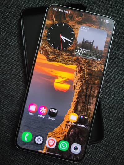 Samsung Mobile S22 Plus