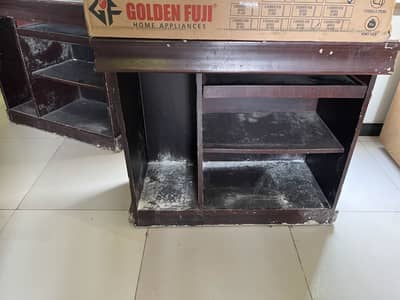 Computer table