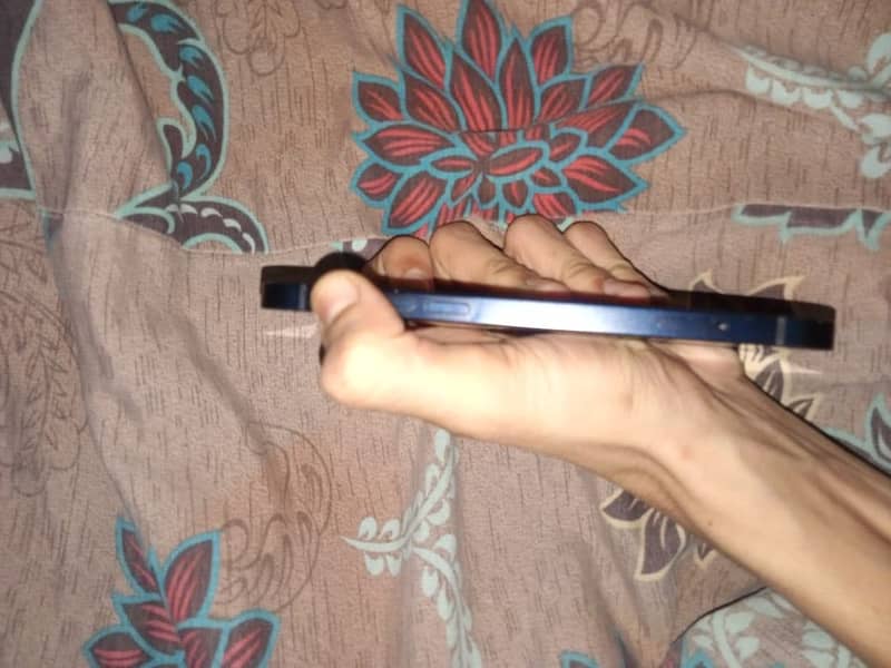 iphone 12 4