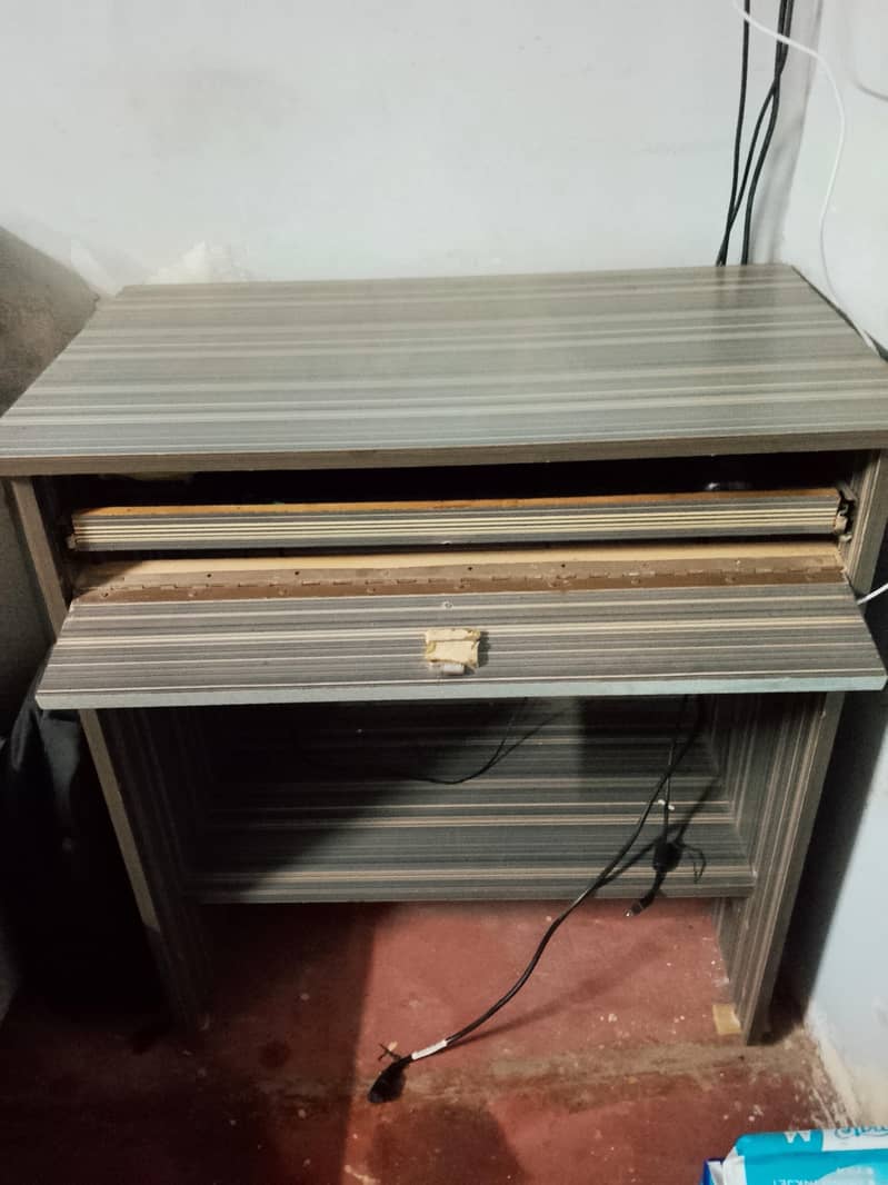 computer table 1