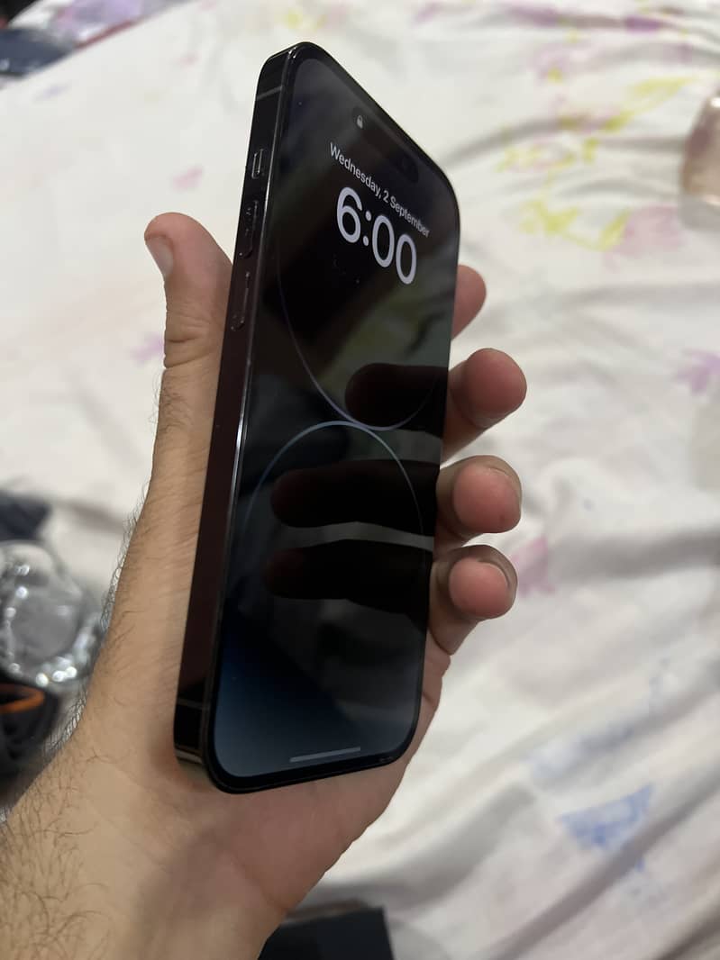 Apple iPhone 14 Pro 1