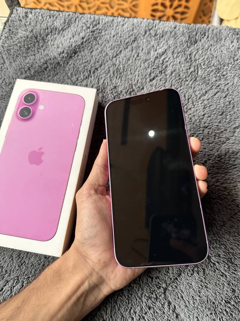Apple iPhone 16 Plus 1