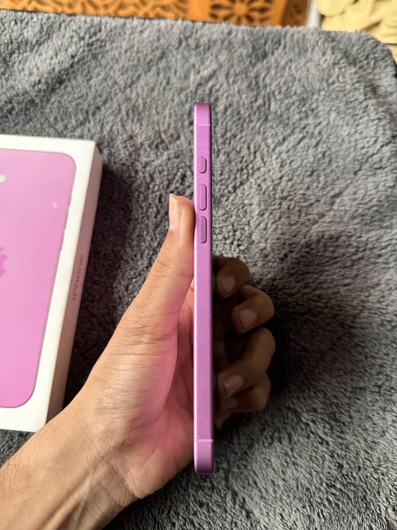 Apple iPhone 16 Plus 4