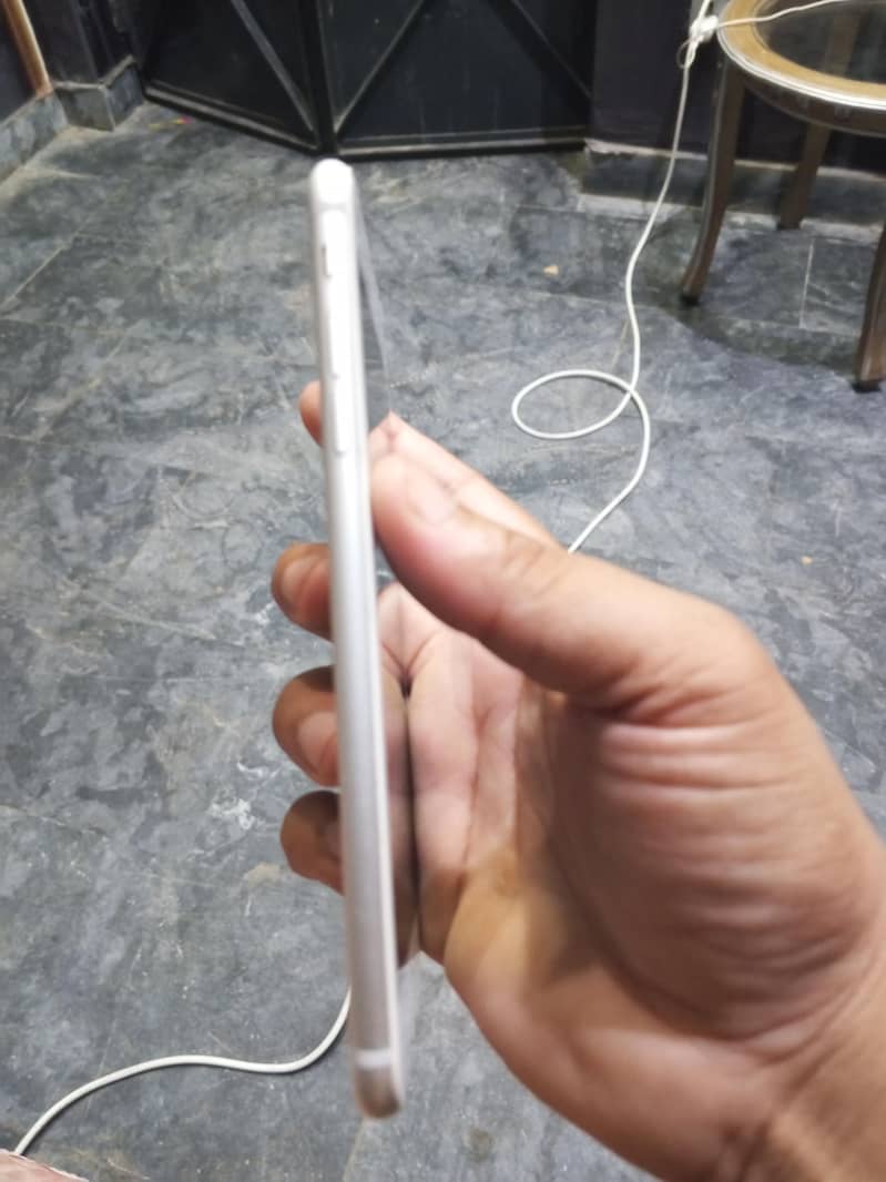 Apple iPhone 7 Plus 2